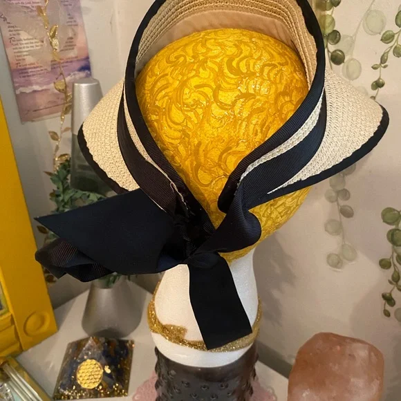 Vintage Manhattan Hat Co. Straw Visor - Picture 4 of 8